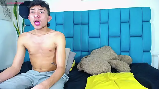 STRANGER BOYS online show from 07.05.26