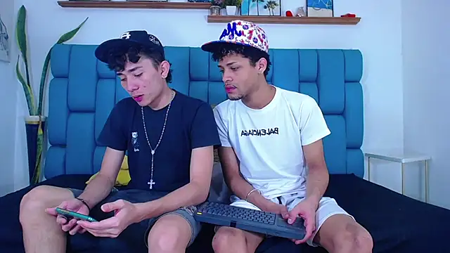 STRANGER BOYS online show from 07.10.26