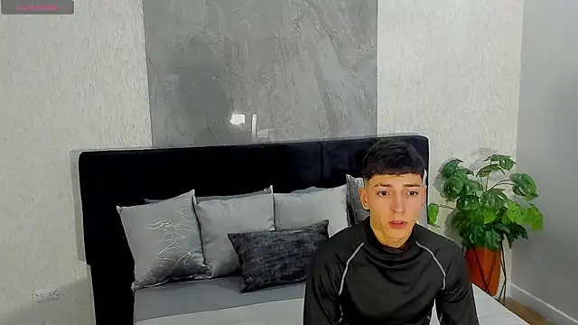 Gian Rossi online show from 07.11.26