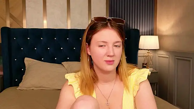Snapshot of Laura_Stellar chatting on 07.14.26 Laura Stellar online show from 07.14.26
