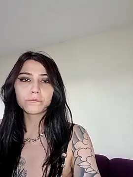 Snapshot of alynnafem chatting on 06.18.26 alynnafem online show from 06.18.26