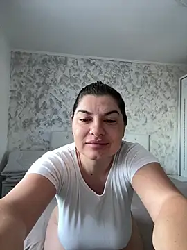 Snapshot of evaxxxcurvyxxx chatting on 07.23.26 evaxxxcurvyxxx online show from 07.23.26