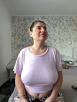 Snapshot of evaxxxcurvyxxx chatting on 07.27.26 evaxxxcurvyxxx online show from 07.27.26