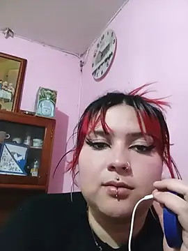 Snapshot of curvy_latina chatting on 06.22.26 curvy latina online show from 06.22.26