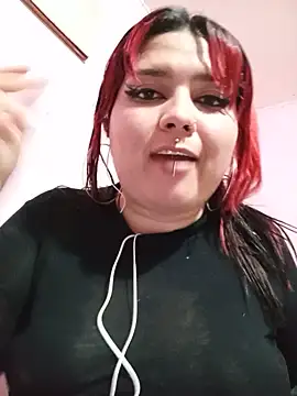 Snapshot of curvy_latina chatting on 06.22.26 curvy latina online show from 06.22.26