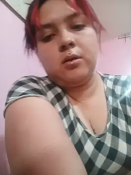 Snapshot of curvy_latina chatting on 06.25.26 curvy latina online show from 06.25.26