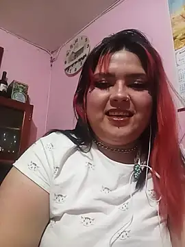 Snapshot of curvy_latina chatting on 06.28.26 curvy latina online show from 06.28.26
