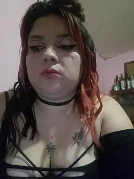 Snapshot of curvy_latina chatting on 07.22.26 curvy latina online show from 07.22.26