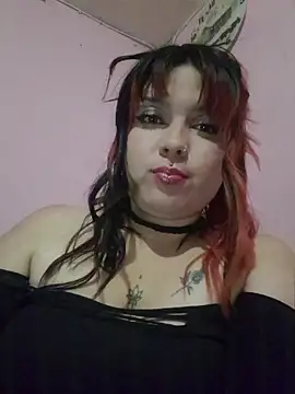 Snapshot of curvy_latina chatting on 07.23.26 curvy latina online show from 07.23.26