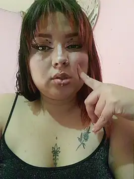 Snapshot of curvy_latina chatting on 07.30.26 curvy latina online show from 07.30.26
