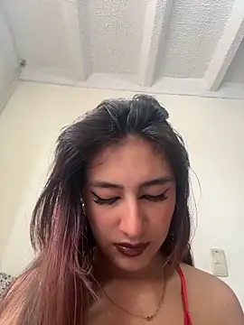 Snapshot of velariasoft_ chatting on 06.14.26 velariasoft online show from 06.14.26