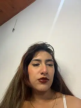 Snapshot of velariasoft_ chatting on 06.18.26 velariasoft online show from 06.18.26