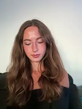 Snapshot of gymgirllaura chatting on 07.23.26 gymgirllaura online show from 07.23.26