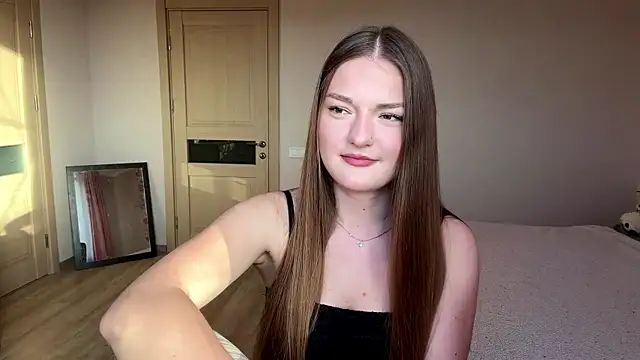 Snapshot of lizzzanatooo chatting on 05.28.26 lizzzanatooo online show from 05.28.26