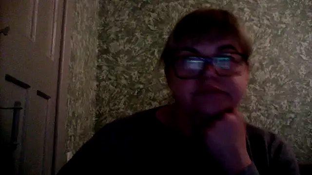 Snapshot of Empress211 chatting on 05.30.26 Empress211 online show from 05.30.26