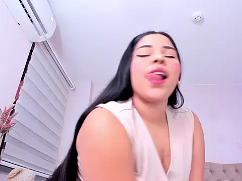 EmilySanchezz online show from 07.02.26
