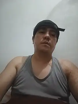 Snapshot of hotboyrider chatting on 05.27.26 hotboyrider online show from 05.27.26