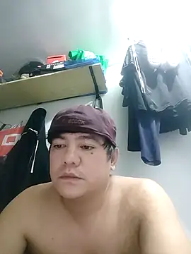 Snapshot of hotboyrider chatting on 06.15.26 hotboyrider online show from 06.15.26