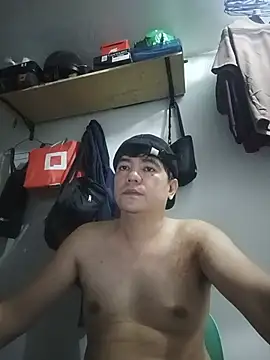 Snapshot of hotboyrider chatting on 07.17.26 hotboyrider online show from 07.17.26