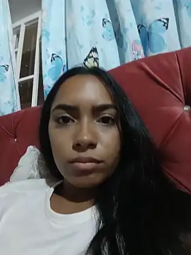 Snapshot of xcleila chatting on 05.30.26 xcleila online show from 05.30.26