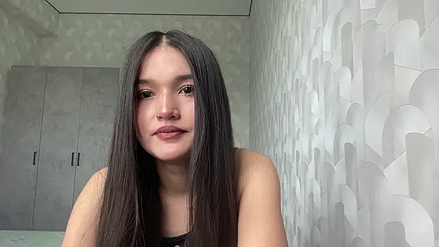 LisetteParajon online show from 06.15.26