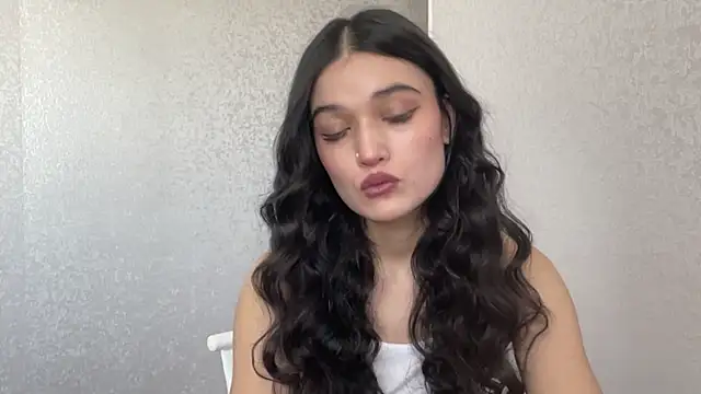 LisetteParajon online show from 07.16.26