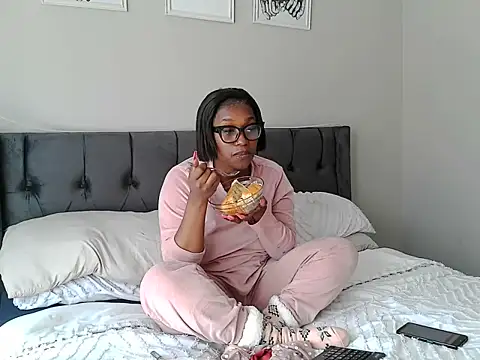 MissLaToYa online show from 06.28.26