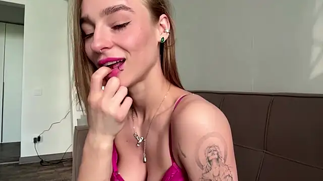 Snapshot of amilia-sexygirl chatting on 06.08.26 amilia-sexygirl online show from 06.08.26