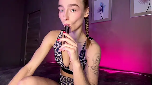 Snapshot of amilia-sexygirl chatting on 07.19.26 amilia-sexygirl online show from 07.19.26