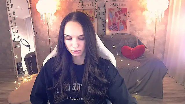 NicoleMerz online show from 06.10.26