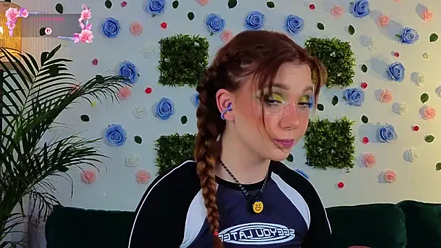 Snapshot of justmeavery chatting on 05.29.26 justmeavery online show from 05.29.26