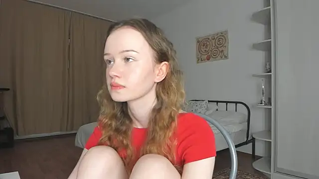 Snapshot of babymolly2 chatting on 06.17.26 babymolly2 online show from 06.17.26