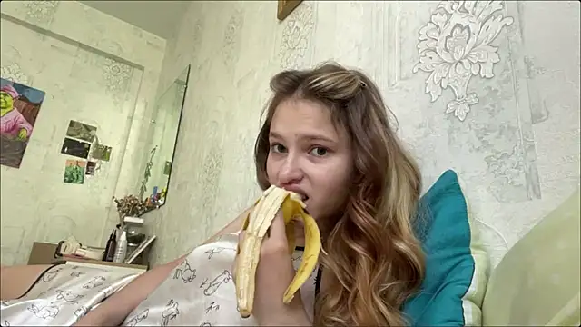 HeIen cute online show from 06.30.26