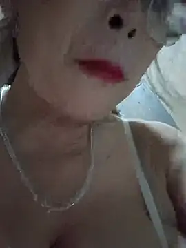 Snapshot of Kiki_sexyy chatting on 06.05.26 Kiki sexyy online show from 06.05.26
