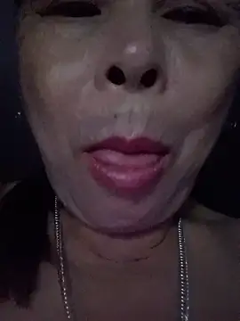 Snapshot of Kiki_sexyy chatting on 06.20.26 Kiki sexyy online show from 06.20.26