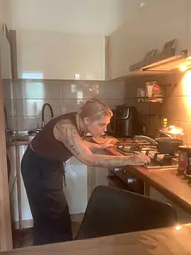 Ella Bloom online show from 06.14.26