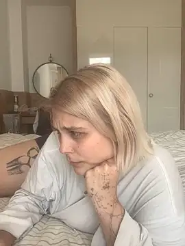 Ella Bloom online show from 06.17.26
