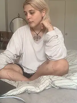 Ella Bloom online show from 06.19.26