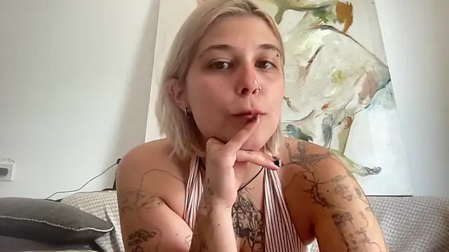 Ella Bloom online show from 07.07.26