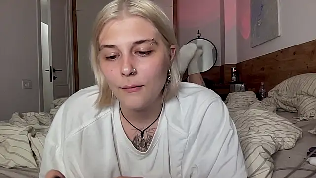Ella Bloom online show from 07.15.26