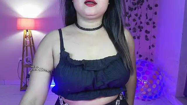 Red Heart  online show from 07.25.26