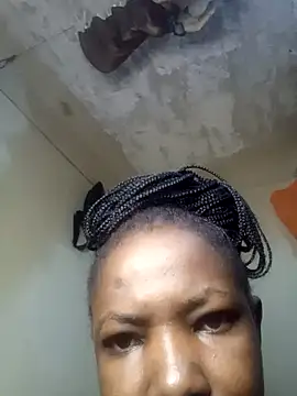 Snapshot of sweetbannie chatting on 05.30.26 sweetbannie online show from 05.30.26