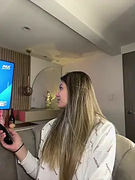 Snapshot of emilyvex chatting on 06.18.26 emilyvex online show from 06.18.26
