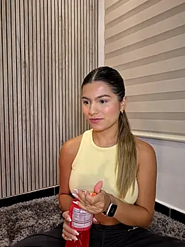 Snapshot of emilyvex chatting on 07.19.26 emilyvex online show from 07.19.26