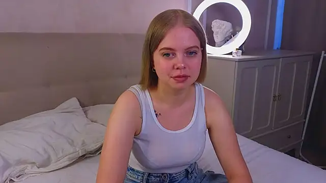 RebeccaCruz online show from 06.07.26