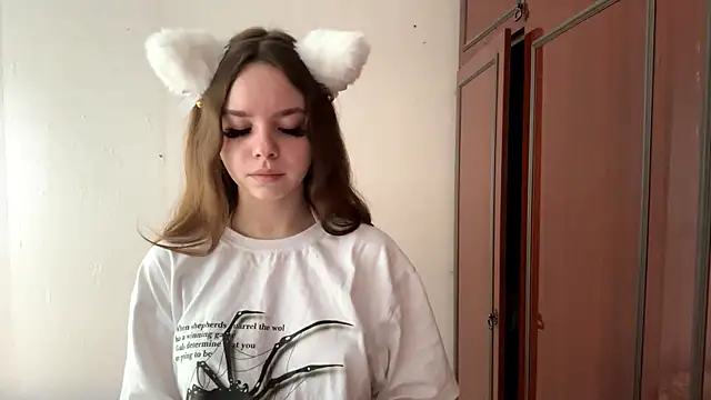 T1ffanyL online show from 06.19.26