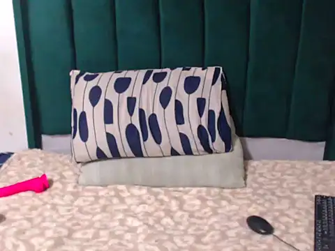 Mellowkittyyellow online show from 07.24.26