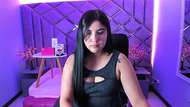 Issa Queen online show from 07.09.26
