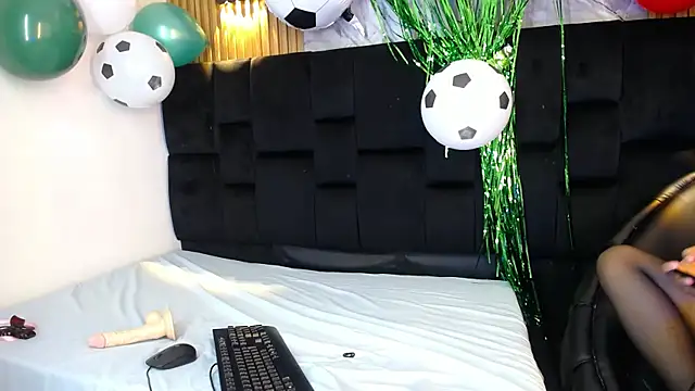 Holly Watson  online show from 06.20.26