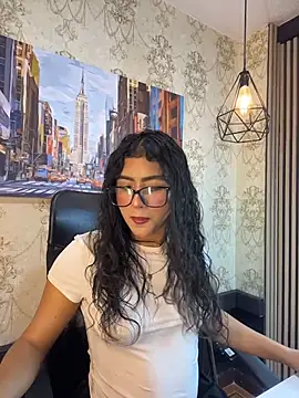 Holly Watson  online show from 07.16.26